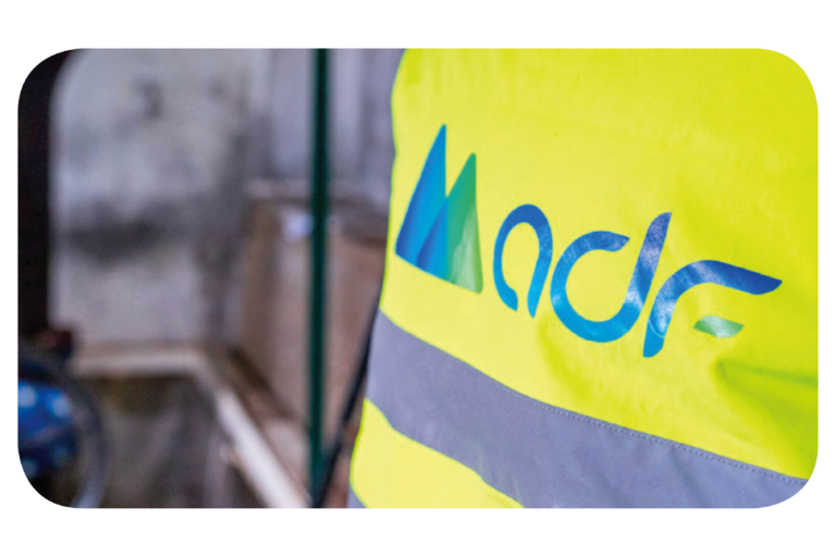 giubbotto con logo AdF