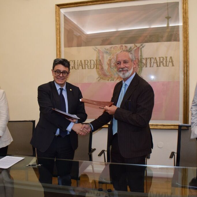 Firma accordo rettore Di Pietra presidente Renai