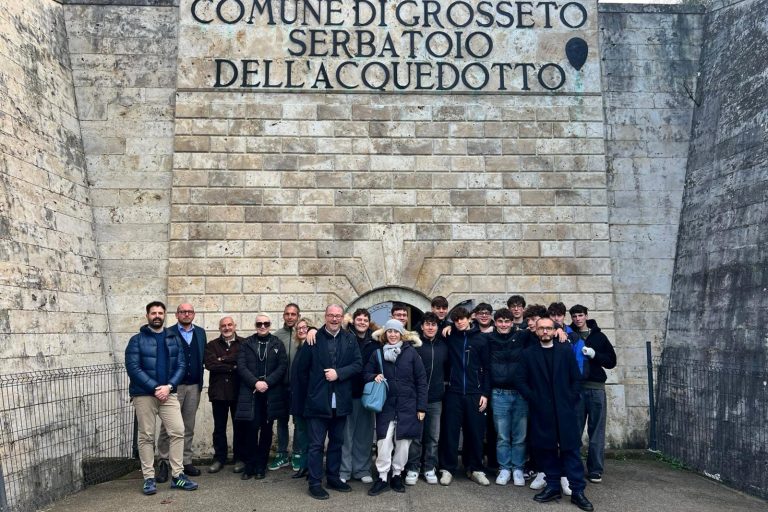 foto gruppo studenti serbatoio Grancia